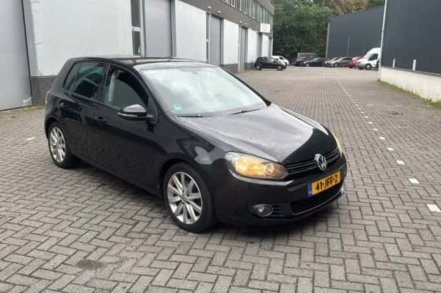 Volkswagen Golf (2009) thumbnail 5