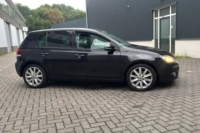 Volkswagen Golf (2009) thumbnail 6