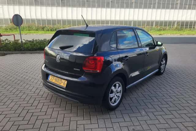 Volkswagen Polo (2010) thumbnail 4