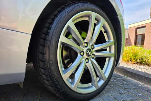 Genesis Coupé (2012) thumbnail 2