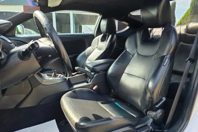 Genesis Coupé (2012) thumbnail 3