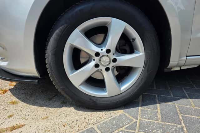 Mercedes-Benz Vito (2017) thumbnail 2