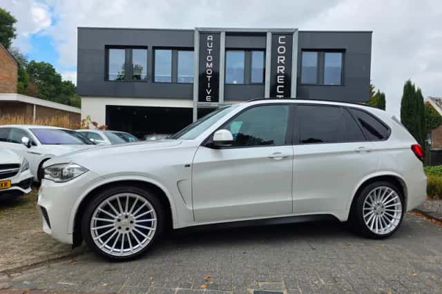 BMW X5 (2014) thumbnail 1