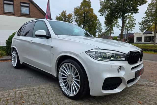 BMW X5 (2014) thumbnail 6