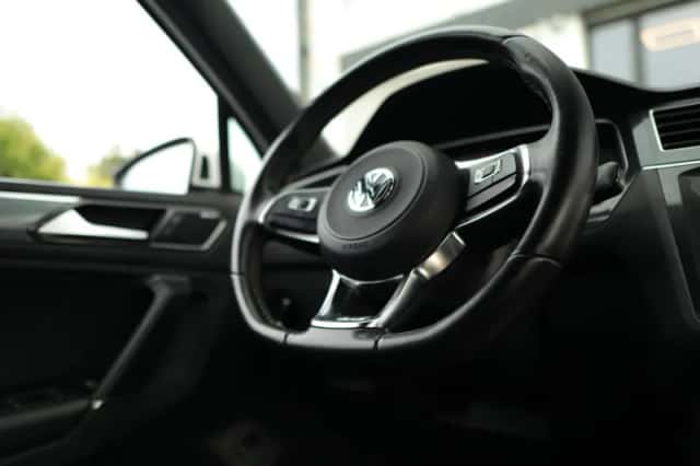 Volkswagen Tiguan (2018) thumbnail 3