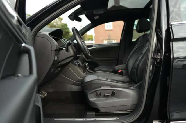 Volkswagen Tiguan (2016) thumbnail 3