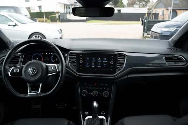 Volkswagen T-Roc (0) thumbnail 4