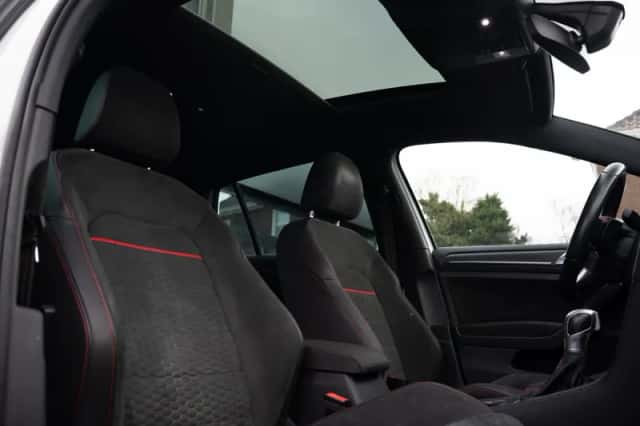 Volkswagen Golf (0) thumbnail 2