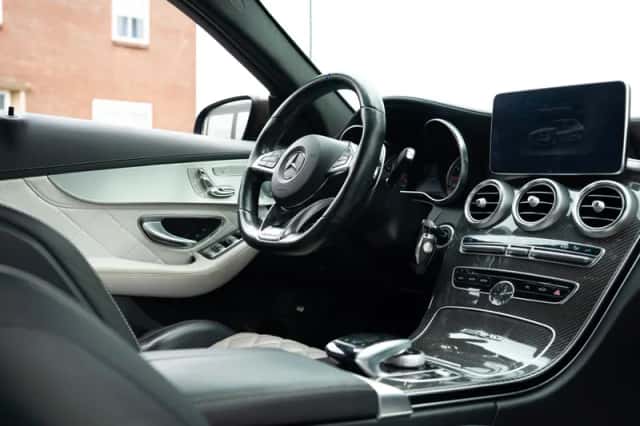 Mercedes-Benz C-Klasse (2015) thumbnail 4
