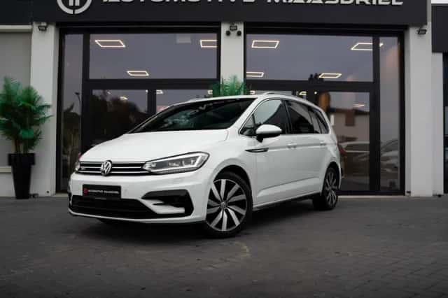 Volkswagen Touran (2018) thumbnail 1