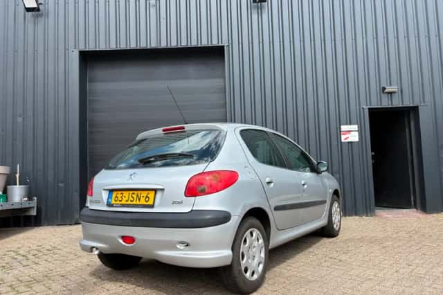 Peugeot 206 (2006) thumbnail 3