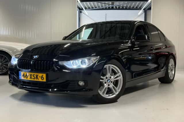 BMW 3-Serie (2012) thumbnail 1