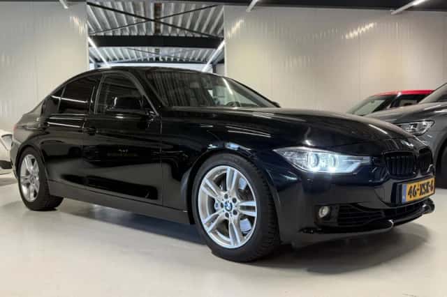 BMW 3-Serie (2012) thumbnail 6