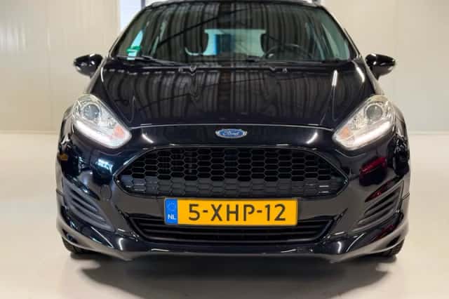 Ford Fiesta (2014) thumbnail 6