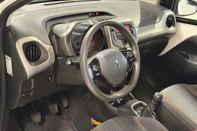 Peugeot 108 (2014) thumbnail 3