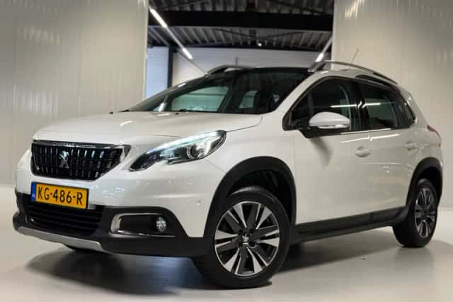 Peugeot 2008 (2016) thumbnail 1