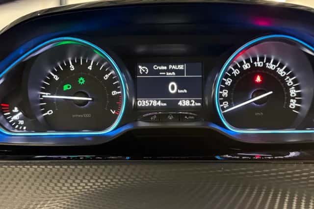 Peugeot 2008 (2016) thumbnail 3