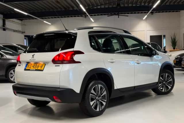 Peugeot 2008 (2016) thumbnail 4