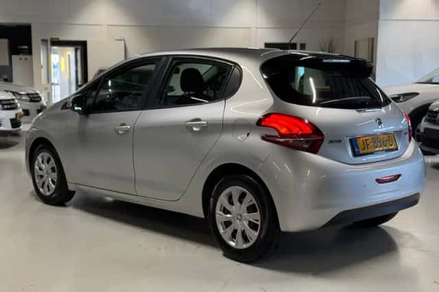 Peugeot 208 (2016) thumbnail 4