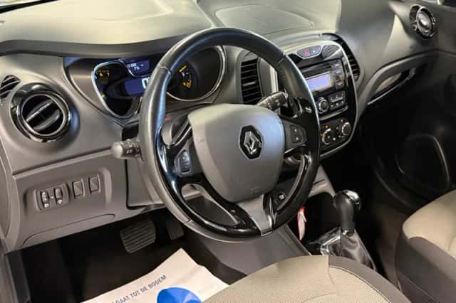 Renault Captur (2013) thumbnail 2