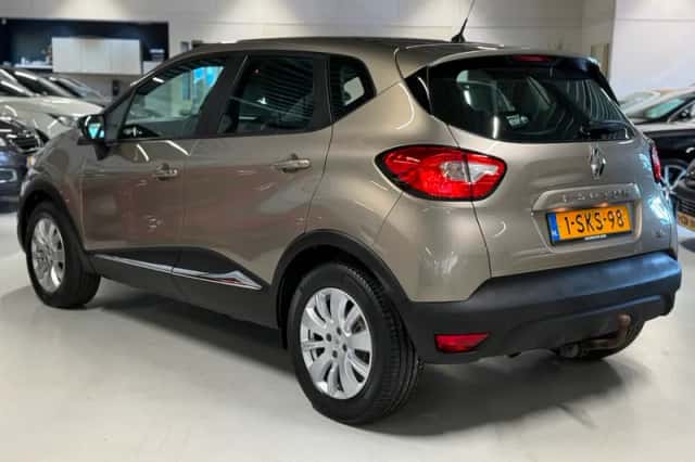 Renault Captur (2013) thumbnail 5