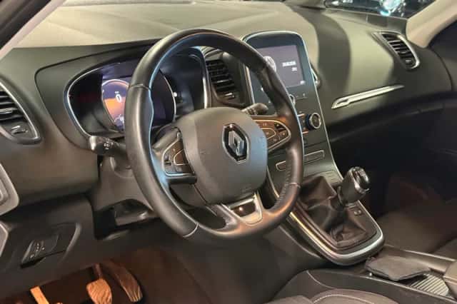 Renault Scénic (2019) thumbnail 2