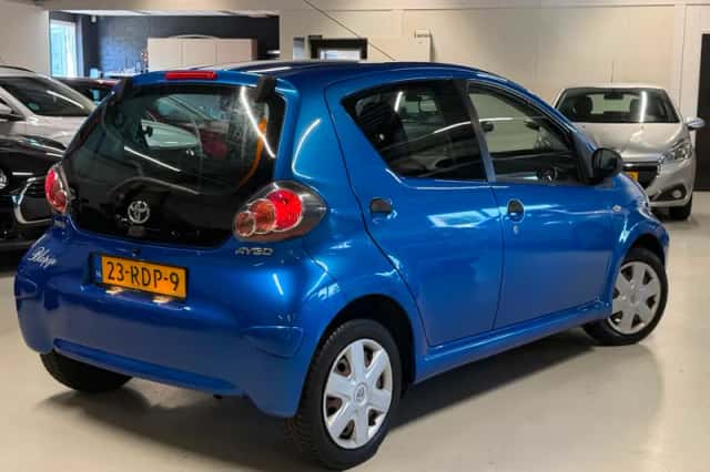 Toyota Aygo (2011) thumbnail 3