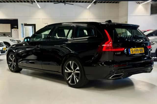 Volvo V60 (2021) thumbnail 5