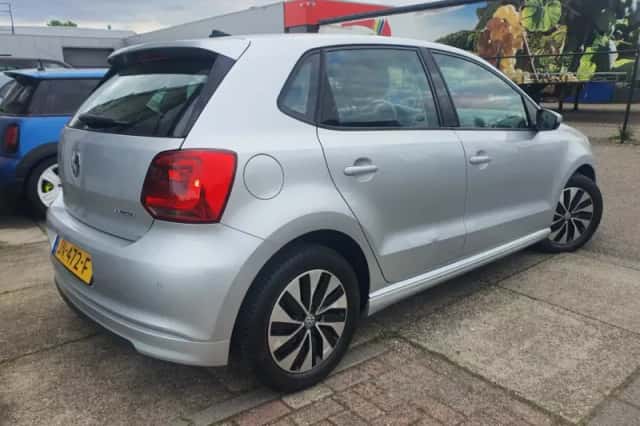 Volkswagen Polo (2016) thumbnail 3