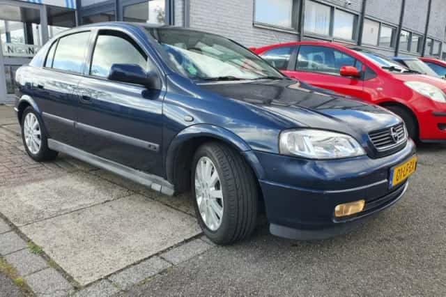 Opel Astra (2002) thumbnail 2