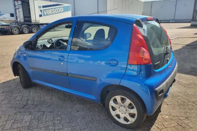 Peugeot 107 (2011) thumbnail 4