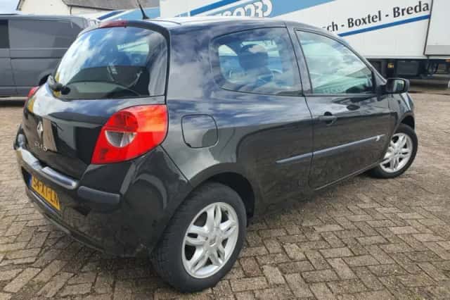 Renault Clio (2007) thumbnail 3