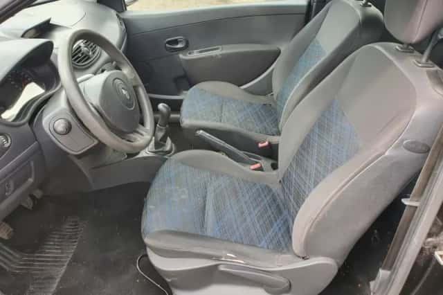 Renault Clio (2007) thumbnail 5