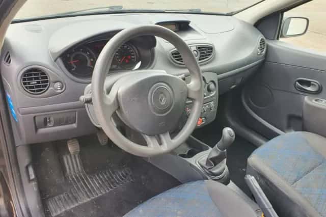 Renault Clio (2007) thumbnail 6