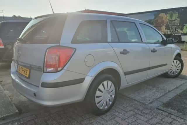 Opel Astra (2006) thumbnail 3