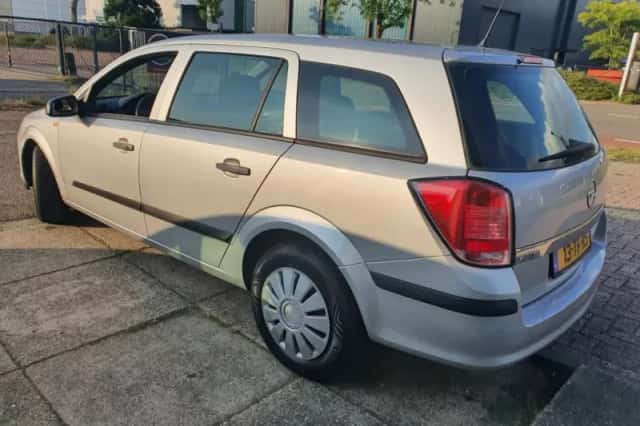 Opel Astra (2006) thumbnail 4