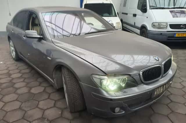 BMW 7-Serie (2008) thumbnail 2