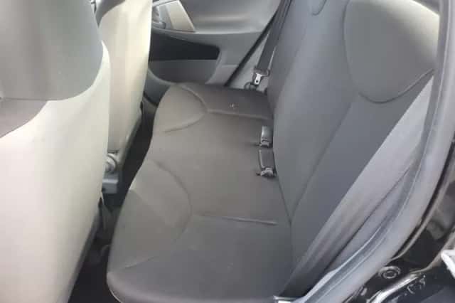 Toyota Aygo (2010) thumbnail 5