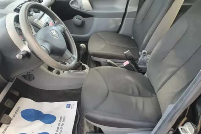 Toyota Aygo (2010) thumbnail 6