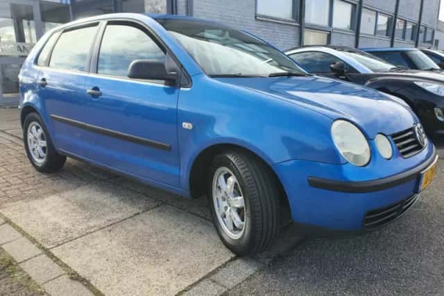 Volkswagen Polo (2002) thumbnail 2