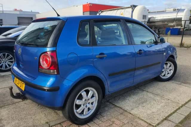 Volkswagen Polo (2002) thumbnail 3