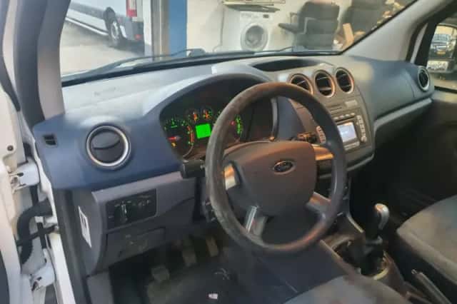 Ford Transit Connect (2011) thumbnail 6