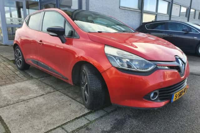 Renault Clio (2013) thumbnail 2