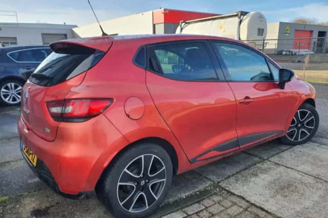Renault Clio (2013) thumbnail 3