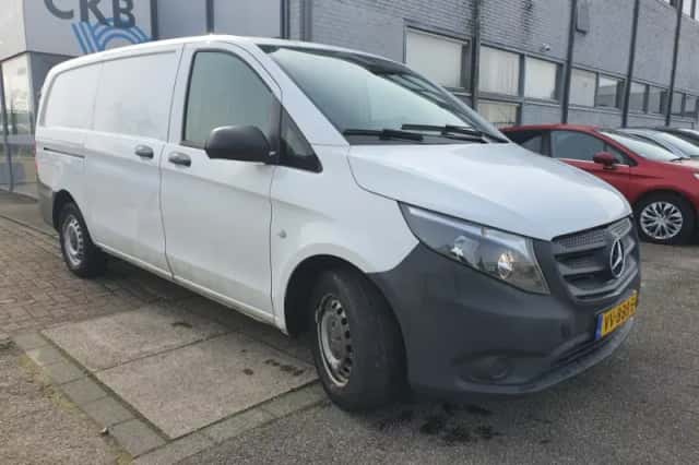 Mercedes-Benz Vito (2016) thumbnail 2
