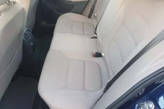 Volkswagen Jetta (2011) thumbnail 5