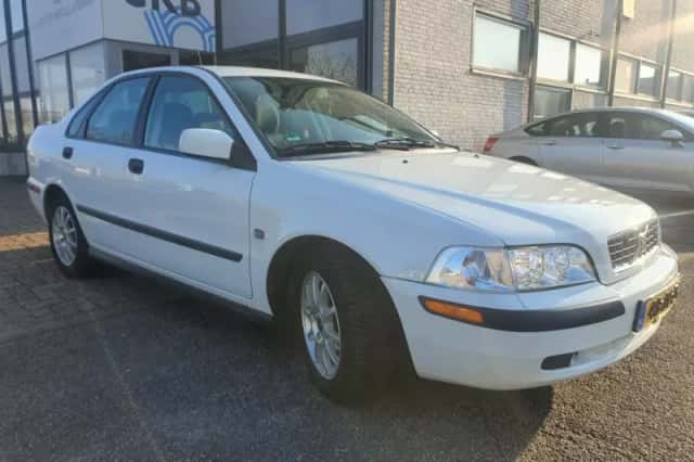 Volvo S40 (2002) thumbnail 2