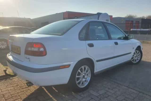 Volvo S40 (2002) thumbnail 3