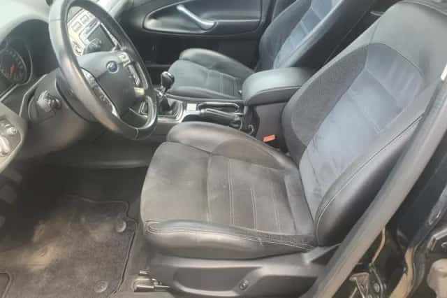 Ford Mondeo (2010) thumbnail 6