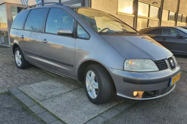 SEAT Alhambra (2005) thumbnail 2
